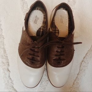 Authentic Bass Oxfords